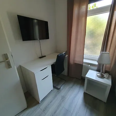 1 Hildesheimer Str.357,1.og, 3 X Sz, Apartment